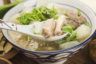 羊肉炖萝卜汤