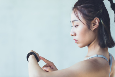 户外健身的中国女性