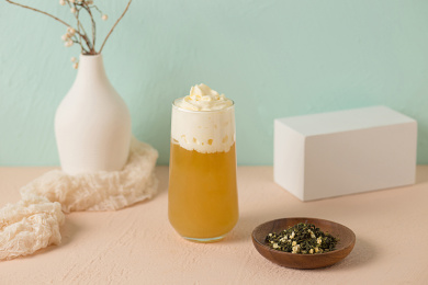 午后的奶茶水果茶饮品