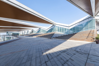 中国山东青岛邮轮母港现代城市建筑景观