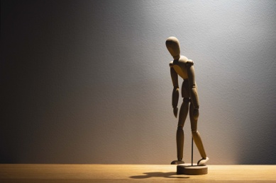 孤独失落的人偶