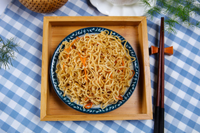 美味小吃凉拌面