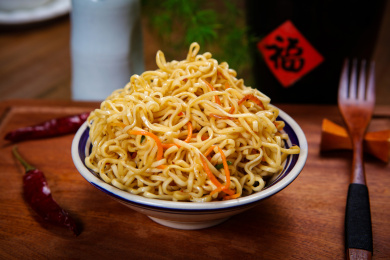 美味小吃炒方便面