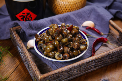 美味小吃香辣炒田螺