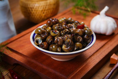 美味小吃香辣炒田螺