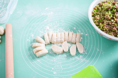 包饺子面食制作过程