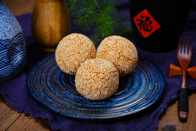 中国传统小吃美食芝麻球
