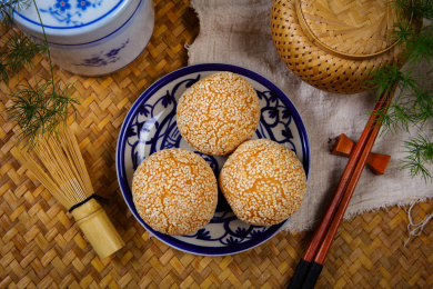美味小吃油炸空心芝麻球