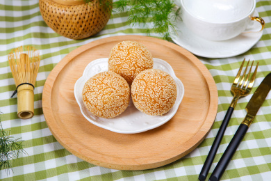 中国传统小吃美食芝麻球