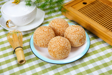中国传统小吃美食芝麻球