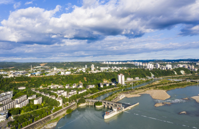 航拍中国四川绵阳秋季城市风光