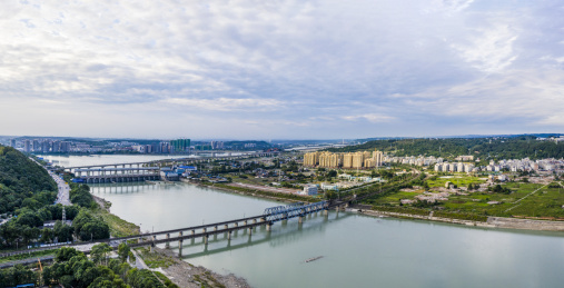 航拍中国四川绵阳秋季城市风光