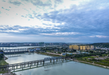 航拍中国四川绵阳秋季城市风光