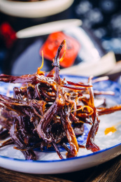 鸭舌头中国风美食