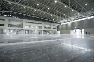 广东省深圳国际会展中心贸易展销会的场景