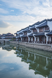 蓝天下的江苏省常州淹城旅游区