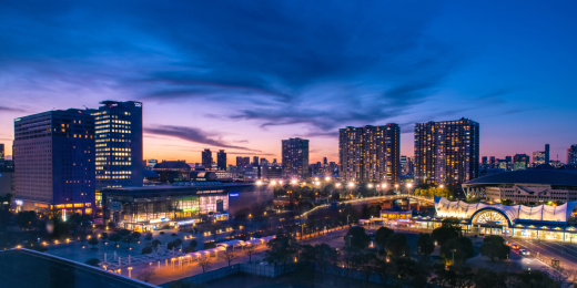 日本东京台场有明国际展览中心站附近夜景