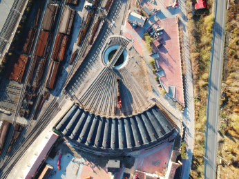 黑龙江牡丹江横道河子的机车库