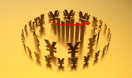 人民币符号与成功箭头，经济发展与货币升值