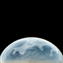 多彩肥皂泡纹理图案的特写，象一个梦想星球
