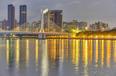 中国广州珠江豪宅夜景灯光