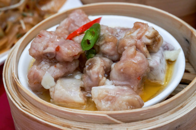 一道粤菜早茶茶点，豉汁蒸排骨