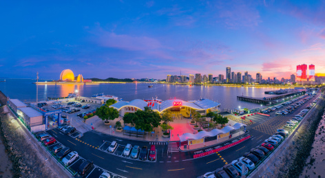 中国广东省珠海市香洲港夜景航拍