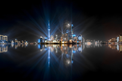 上海外滩景区灯光秀表演