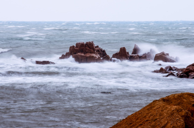 威海荣成成山头海中礁石