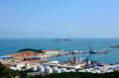 威海成山头神雕山眺望海驴岛