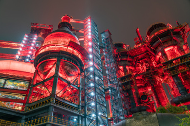 首钢工业建筑夜景