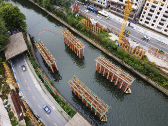 贵州省遵义市：建设中的武汉路湘江河大桥