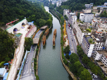 贵州省遵义市：建设中的武汉路湘江河大桥