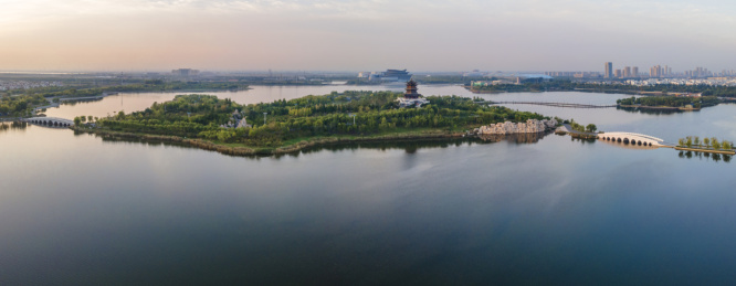中国山东东营清风湖公园航拍全景图