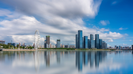 中国广东省深圳市前海自贸区欢乐港湾城市风光