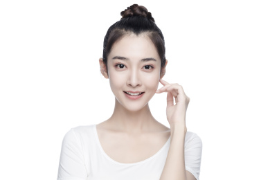 东方女性白背景正面半身像