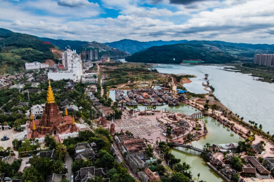 云南省景洪市西双版纳告庄大金塔景区建筑