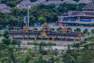 中国云南省景洪市龙舟广场长廊亭园林古建筑