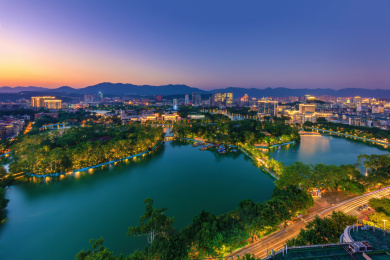 中国福建省福州市西湖公园夜景全景图