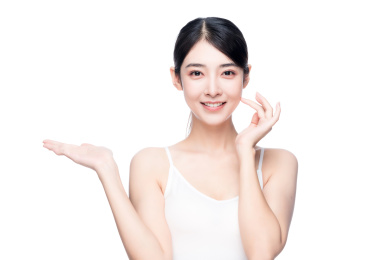 亚洲美女护肤概念白色背景半身肖像