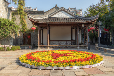 南京老门东的清晨，柔和的暖阳，无人的街道