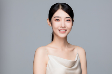 亚洲女性半身肖像