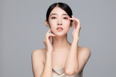 亚洲女性半身肖像