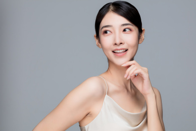 亚洲女性半身肖像