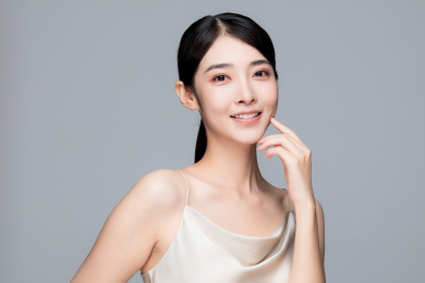亚洲女性半身肖像