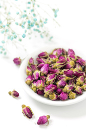 玫瑰花茶特写白色背景
