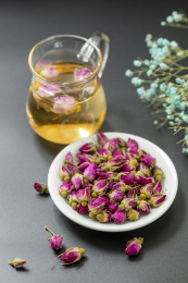 玫瑰花茶特写黑色背景