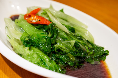 一道中国粤菜，白灼生菜