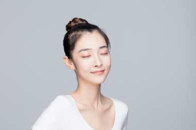 年轻活力亚洲年轻女性形象