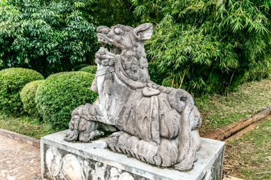 中国云南省普洱市梅子湖公园石狮兽雕像装饰